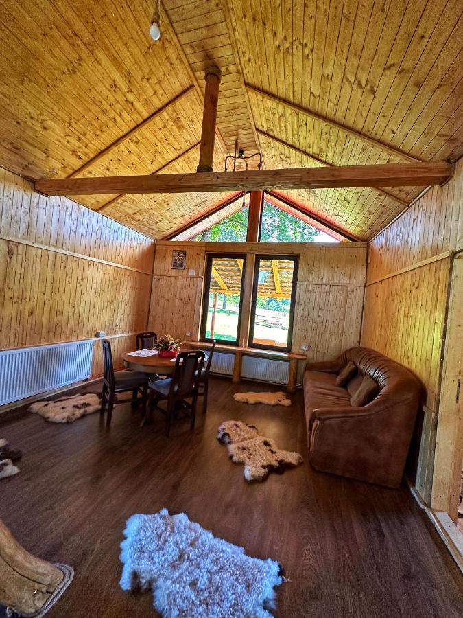 Casuta Din Stejari-Transalpina Villa Novaci-Străini Dış mekan fotoğraf