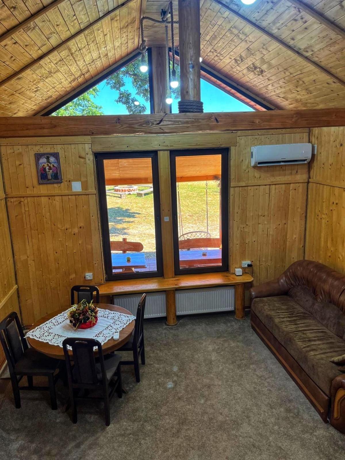 Casuta Din Stejari-Transalpina Villa Novaci-Străini Dış mekan fotoğraf